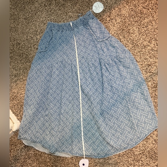 Textured Two-Piece Denim Skirt Set - Picture 10 of 16